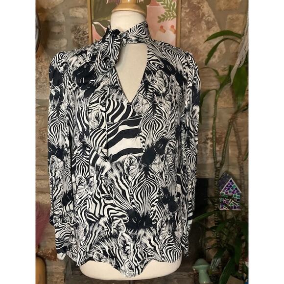 🦓 7 For All Mankind - Zebra Print Tie-Neck Blouse - Size S 🦓 - Picture 4 of 8